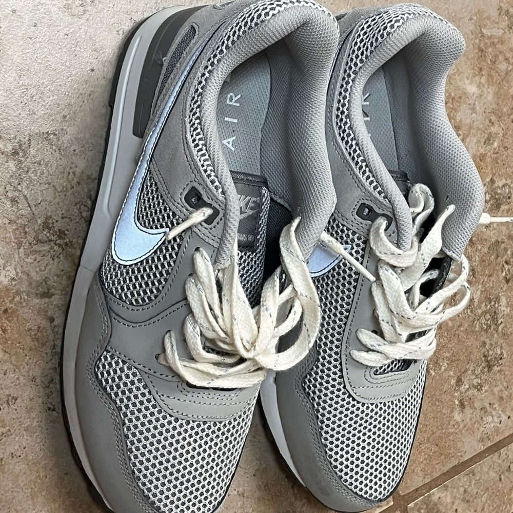 Nike air Pegasus women’s size 8